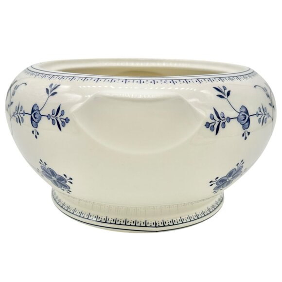 Churchill Serving Bowl with Lid 8 inch Diameter White Blue Floral Design England - Picture 8 of 12